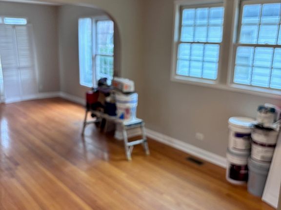 4th image of 1122 N Ash St