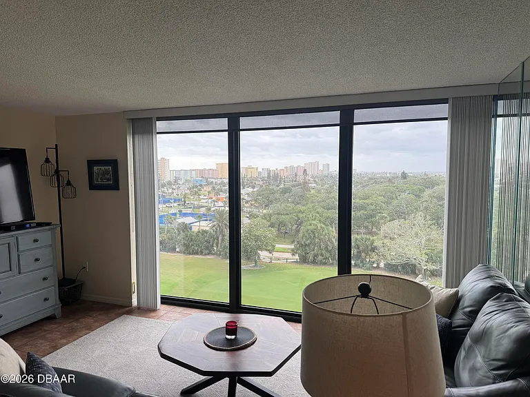 1 Oceans West Blvd — Photo 8