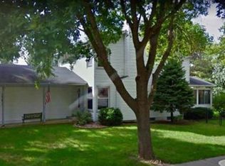 5901 Village Cir, Johnston, IA 50131
