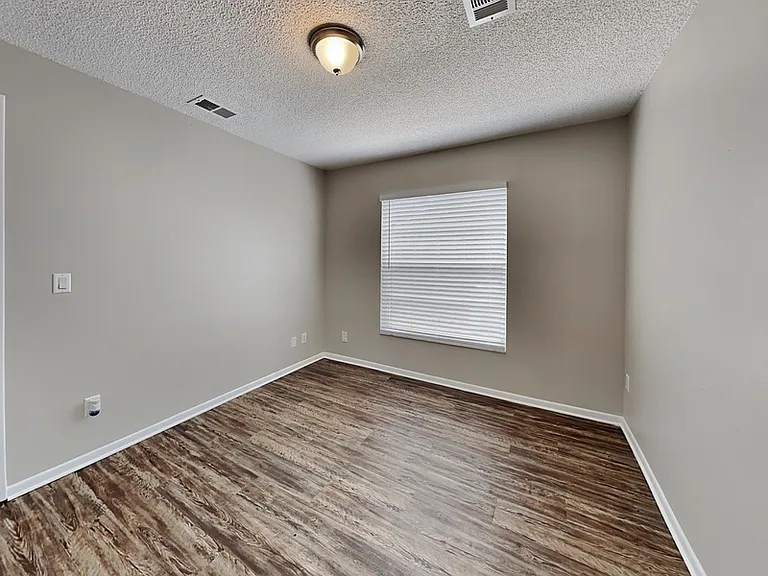 1408 Sugarberry Ln — Photo 13
