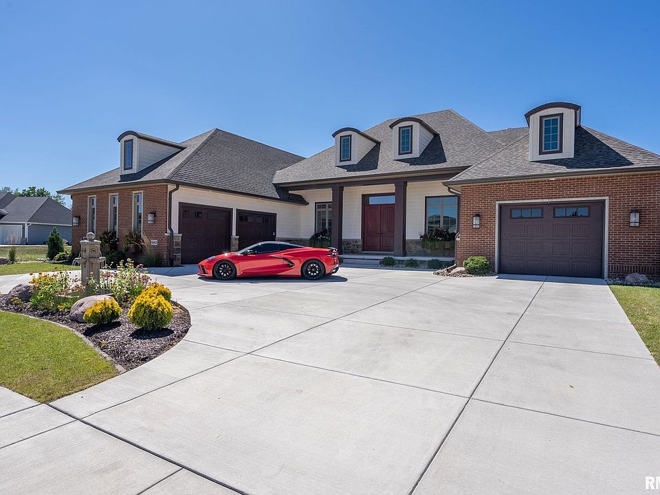 4462 N Paddington Cir, Bettendorf, IA 52722 MLS QC4246123 Zillow