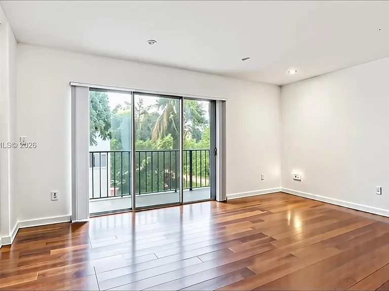 10090 Bay Harbor Ter #10090 — Photo 38