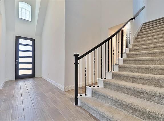 2nd image of 2101 Richmond Park Ln