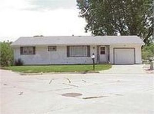 2105 Buena Vista Dr, Sioux City, IA 51103