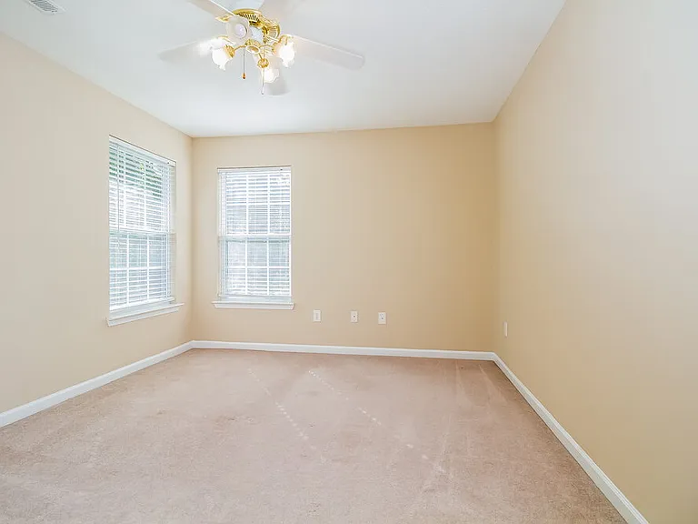 704 Parrish Point — Photo 11