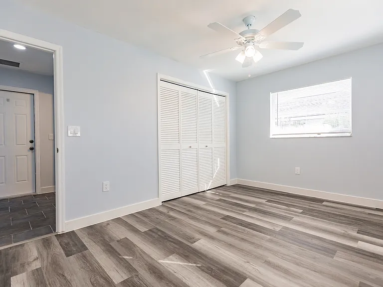 11065 Waterford Ave — Photo 15