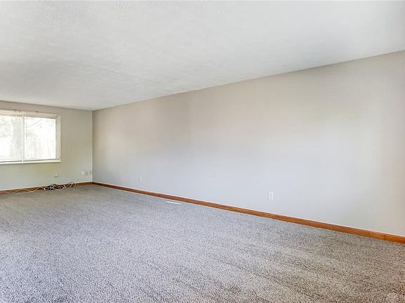 3rd image of 6536 Menlo Way
