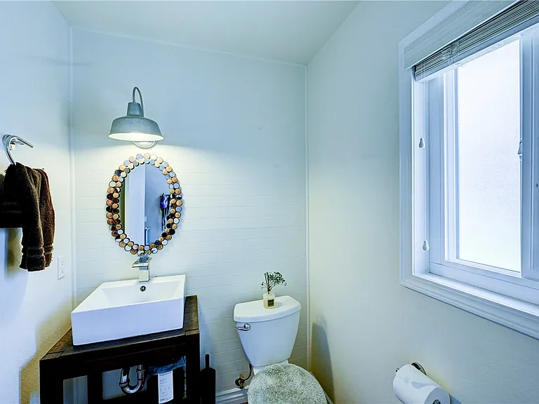 260 Victoria St #5 — Photo 17
