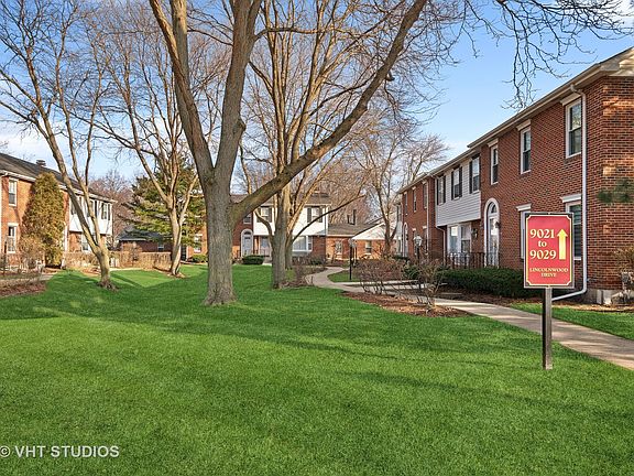 2nd image of 9025 Lincolnwood Dr