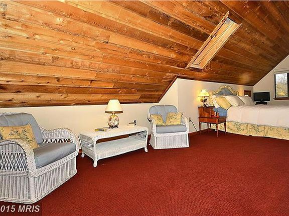5th image of 516 Beach Dr