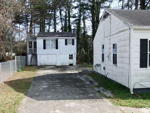 4th image of 811 Elizabeth Dr