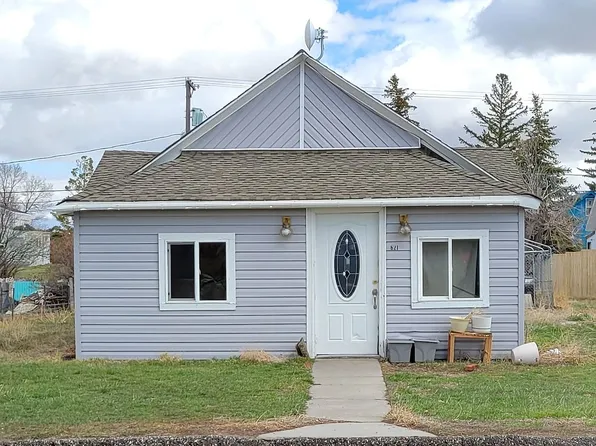 621 S Elm St, Lusk, WY 82225