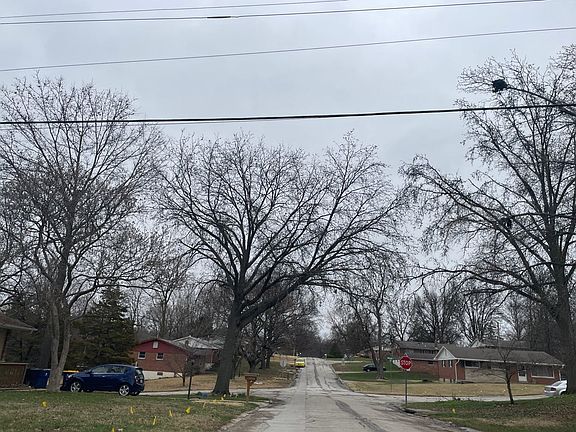 4th image of 10907 Waycroff Dr