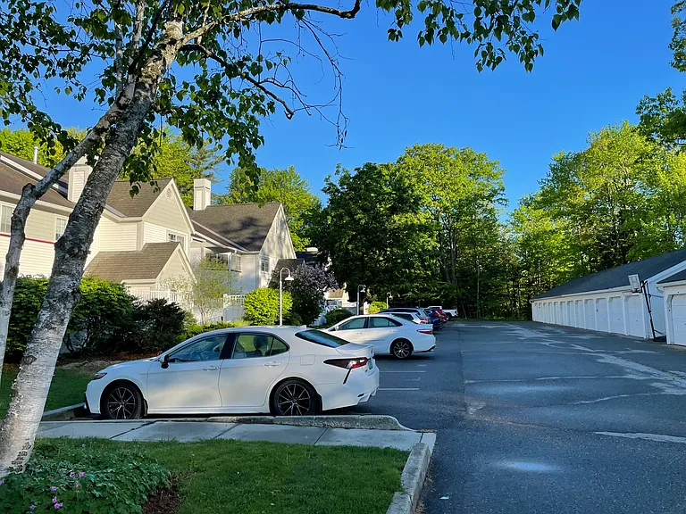78 Winding Brook Dr — Photo 8