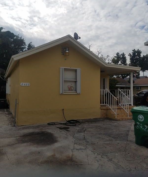 2nd image of 2422 NW 28th St