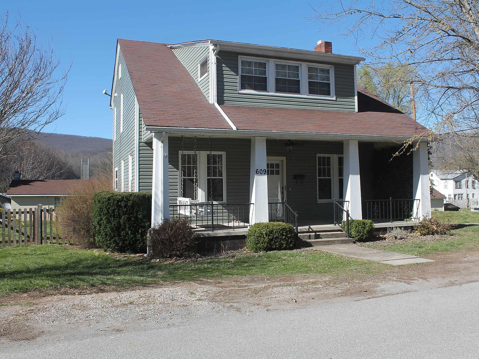 609 Westview St, Narrows, VA 24124 Zillow