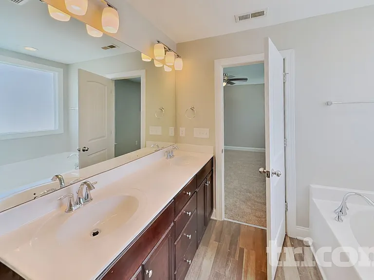 834 Lakemont Dr — Photo 9