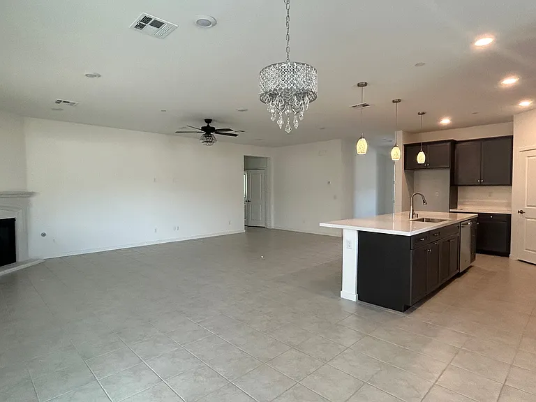 40082 Catania Ct — Photo 5