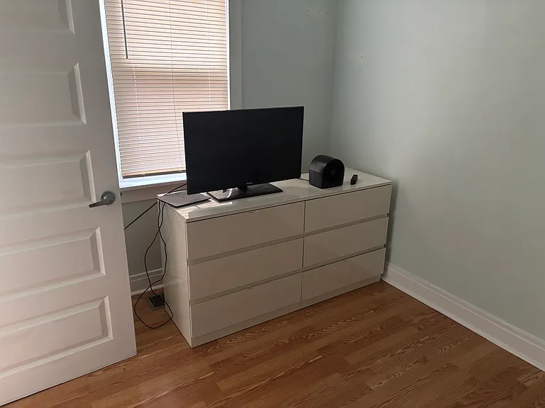 3248 N Clark St #1R — Photo 8