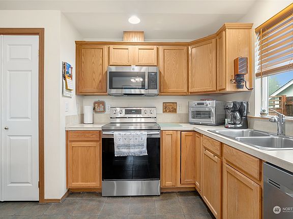 5th image of 142 Vista View