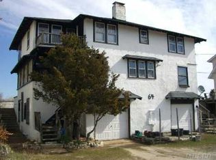 64 Makamah Beach Rd, Northport, NY 11768