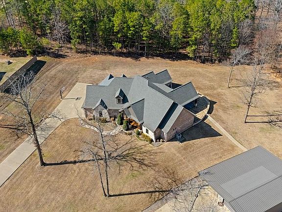 3rd image of 55 Redbird Cir