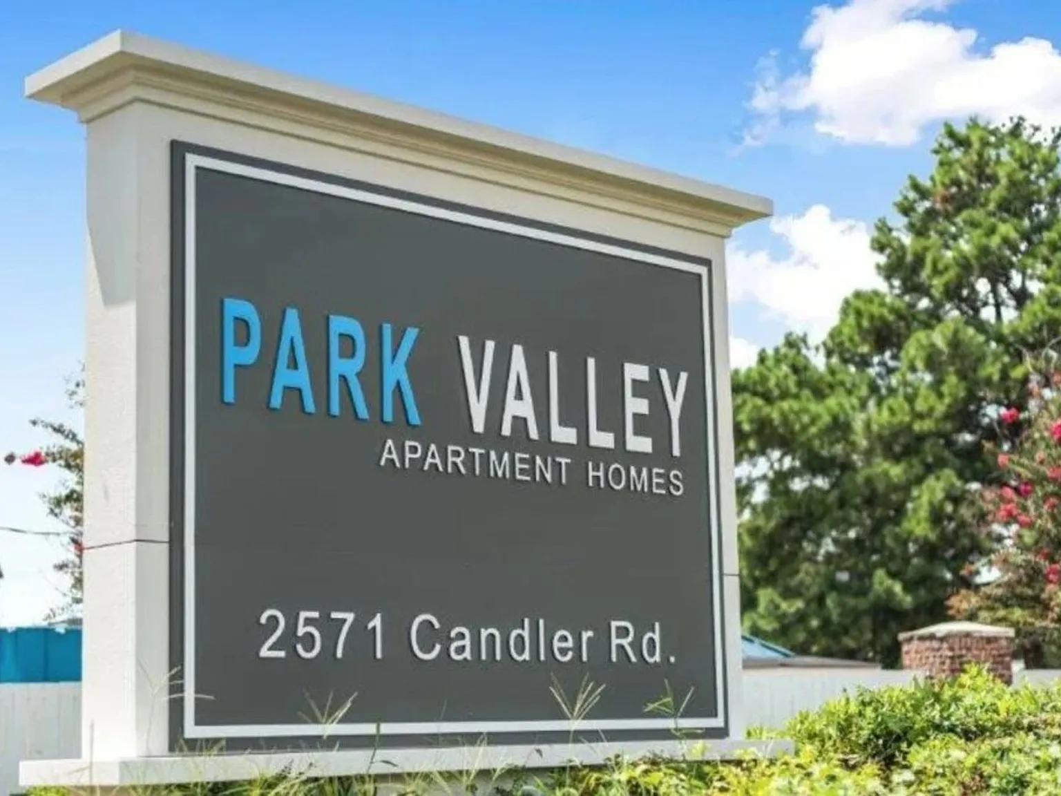 Park Valley Apartments — Photo 1