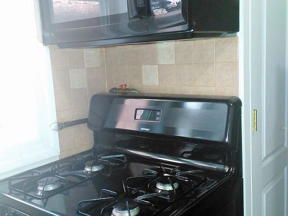 4th image of 154 Belmont Ave APT 402