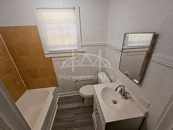 5th image of 2040 W 15th St