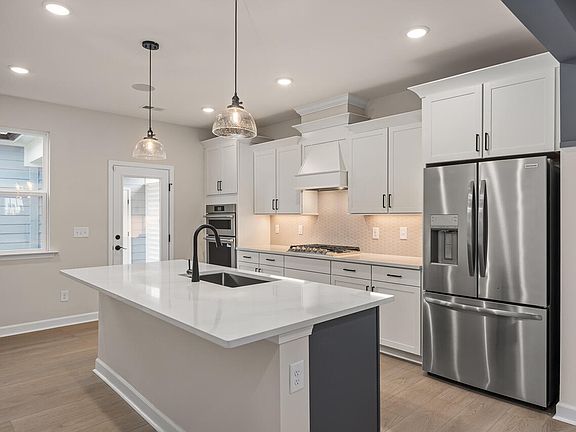 3rd image of 1052 Old Knight Rd