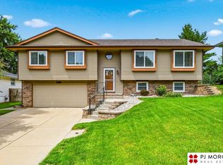 2312 Willow Cir, Bellevue, NE 68123