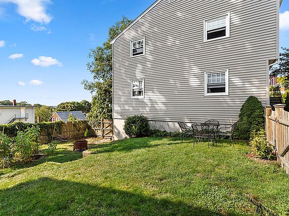 4th image of 63 Kensington Ln