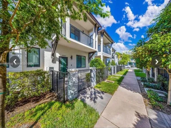 4675 NW 83rd Pkwy, Doral, FL 33166