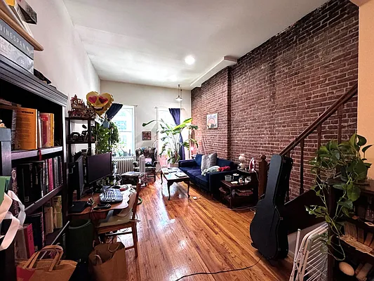 Rented by City Connections Realty | media 3