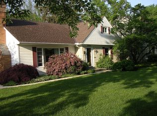 26807 Lake Rd, Bay Village, OH 44140