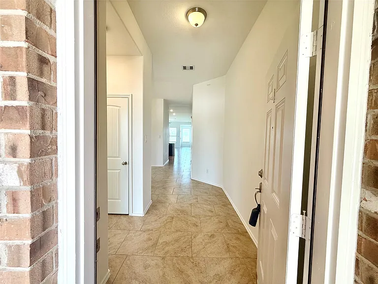 23603 Legano Dr — Photo 3