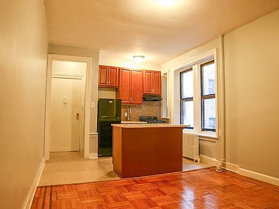 3rd image of 538 E 21st St APT B2