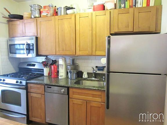3rd image of 54 St Nicholas Ave APT 1R
