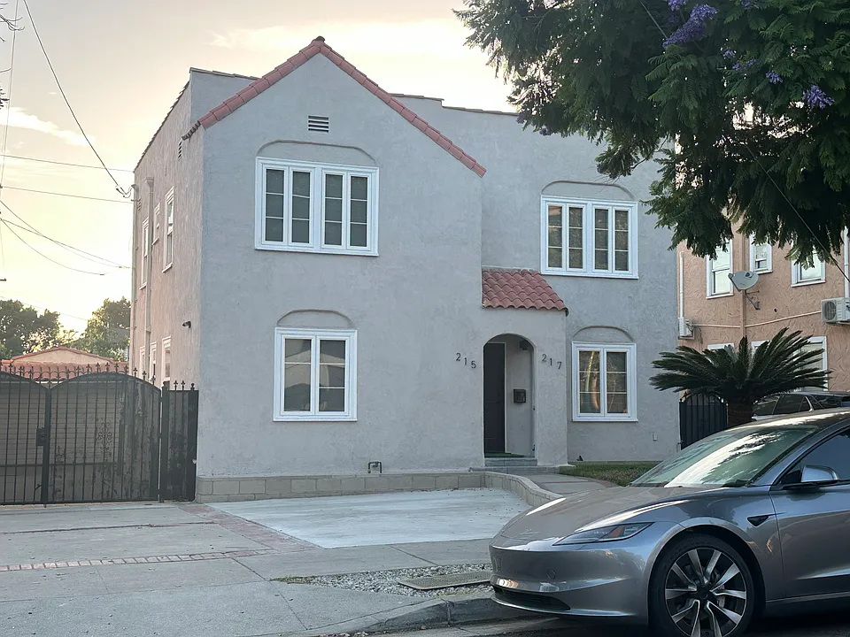 215 Sinclair Ave #215