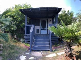 827 S Magnolia St, Rockport, TX 78382