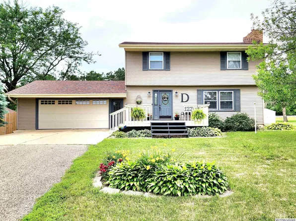 127 Circle Ter, Manly, IA 50456