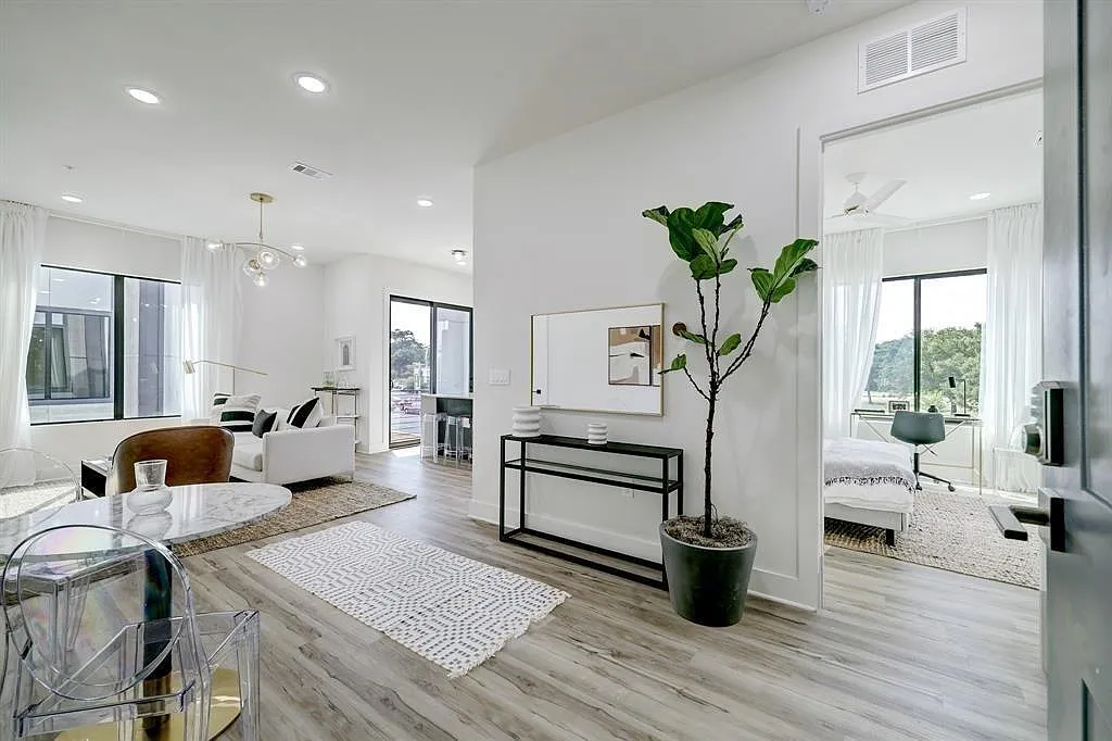 2 bed, 2.0 bath, 1027 sqft, $1,650 — Photo 3