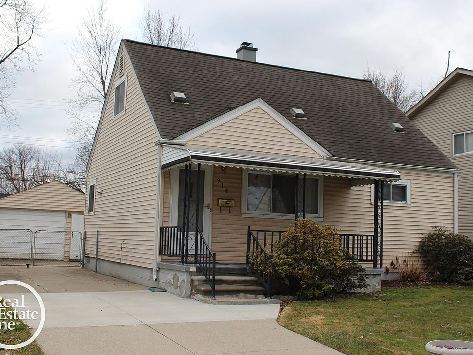 1st image of 914 E Dallas Ave