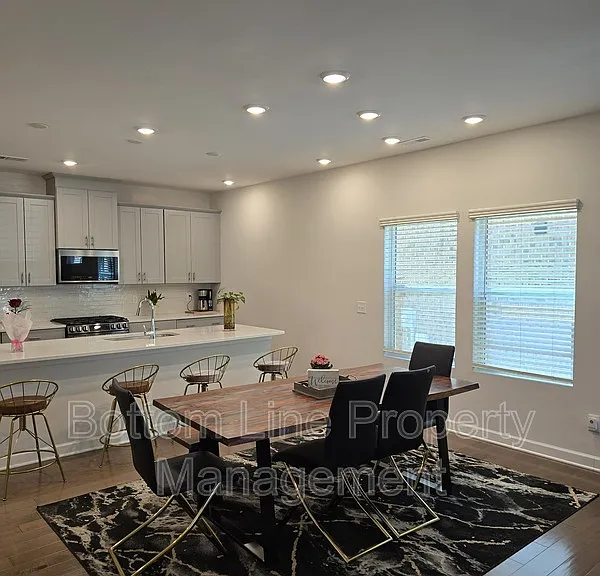 1221 Colgher St — Photo 10