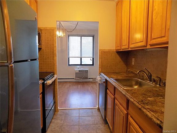 5th image of 130 Colonial Pkwy APT 4C