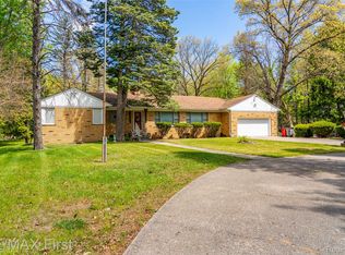 17397 Millar Rd, Clinton Township, MI 48036
