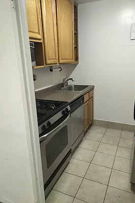 Rented by Douglas Elliman | media 18