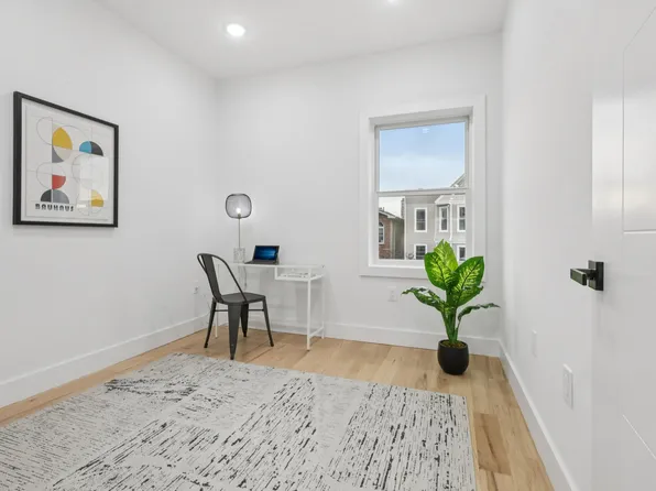 78 Beacon Avenue image 33 of 50