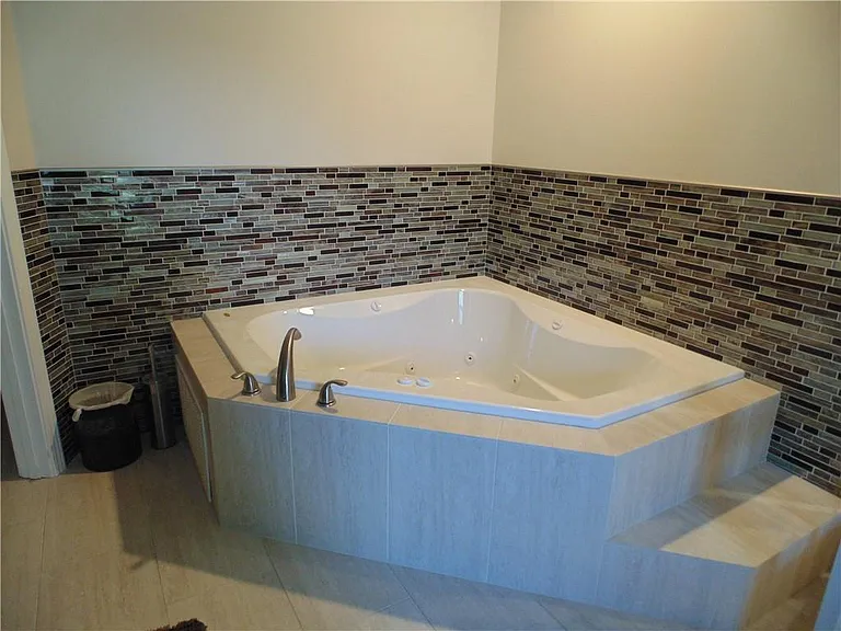 3895 Deauville Way — Photo 20