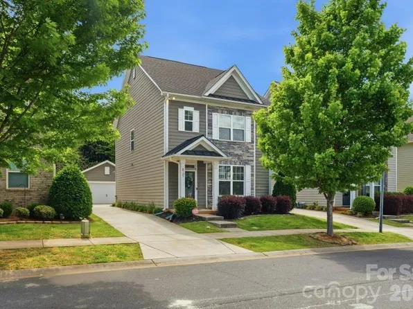 8737 Aspinwall Dr, Charlotte, NC 28216